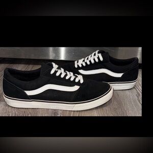 Women's Old Skool Vans Size 8